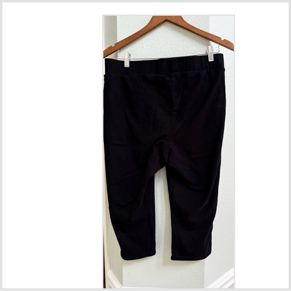 Torrid women’s 2X leggings cropped black with 2 front pockets sit at waist EUC - Picture 2 of 10